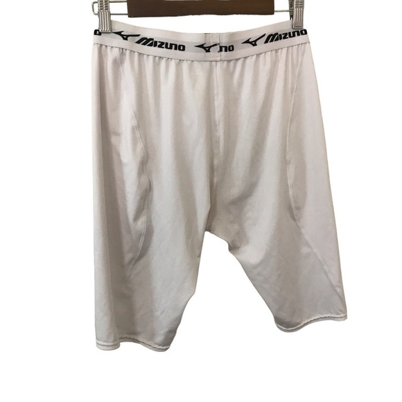 Mizuno white compression shorts - Picture 2 of 8